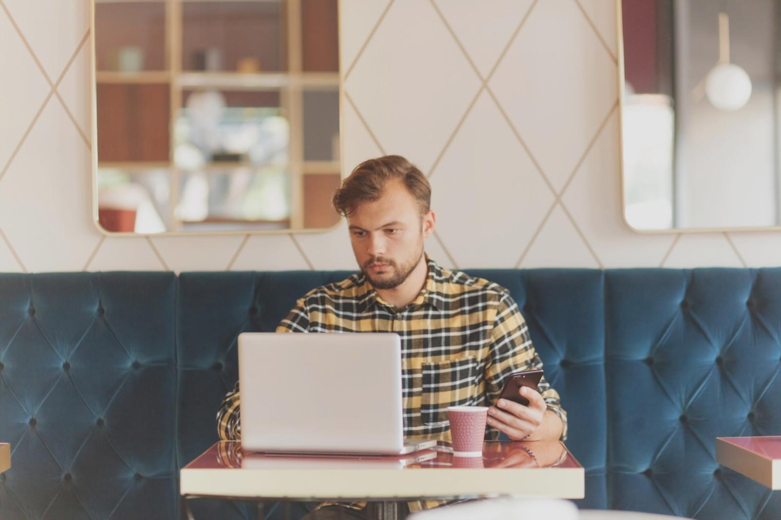 Team collaboration during personnel management planning session